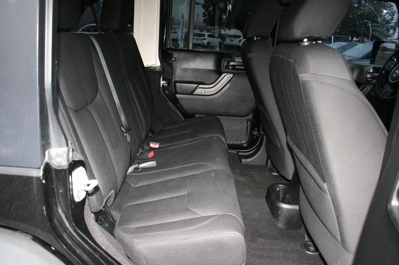 Jeep Wrangler Unlimited 4WD 4dr Sport 2016