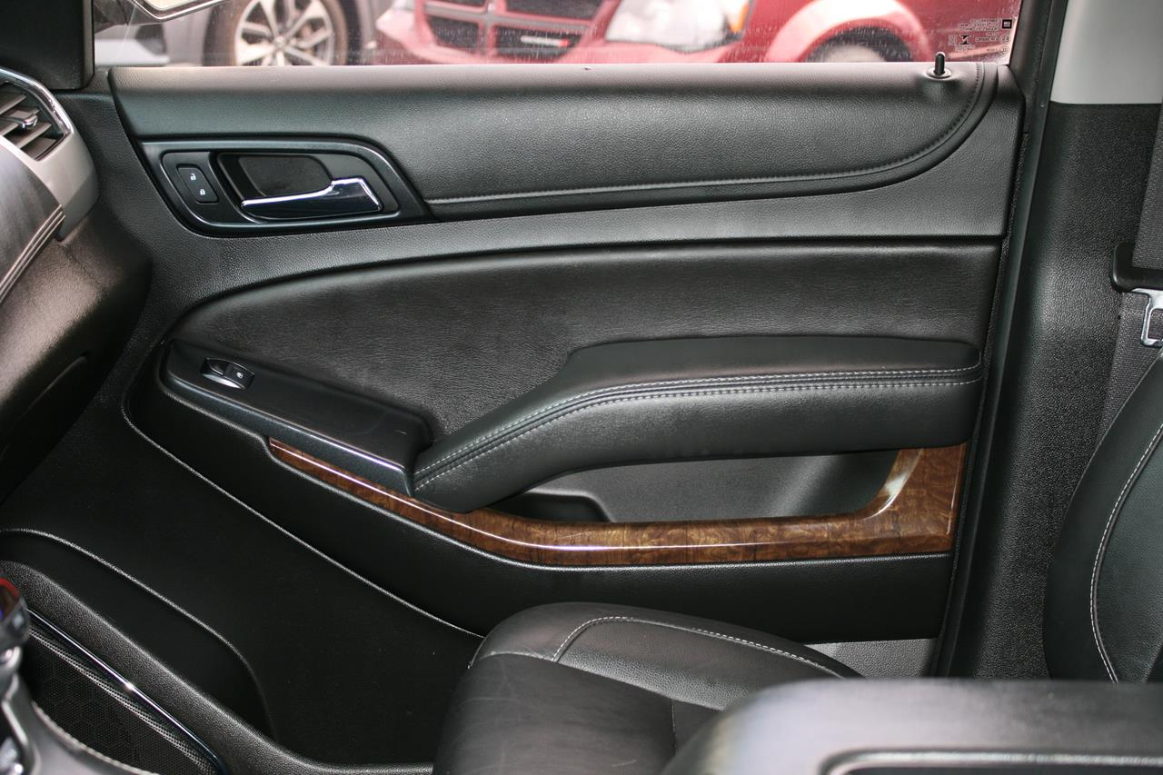 Chevrolet Suburban 2WD 4dr 1500 LT 2019