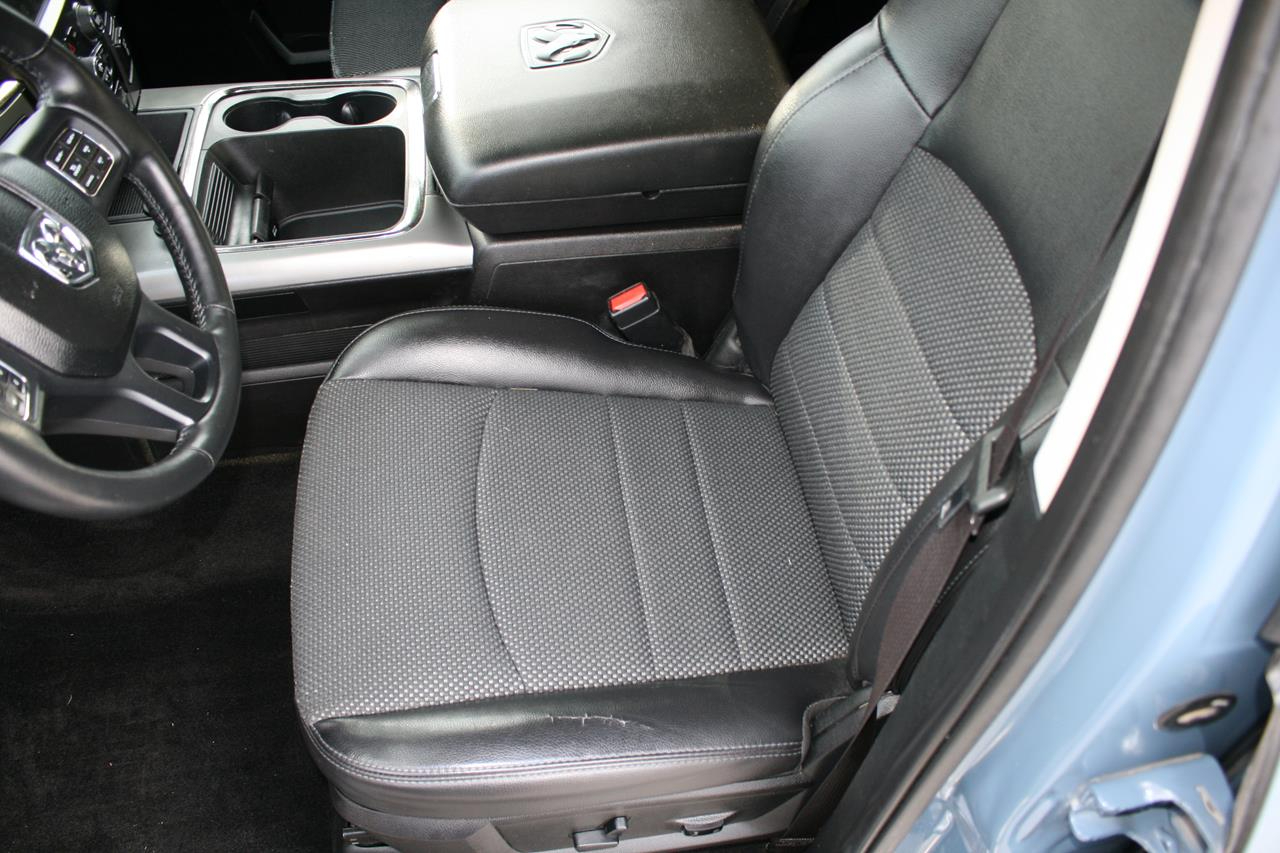 RAM 1500 4WD Crew Cab 140.5" Sport 2015