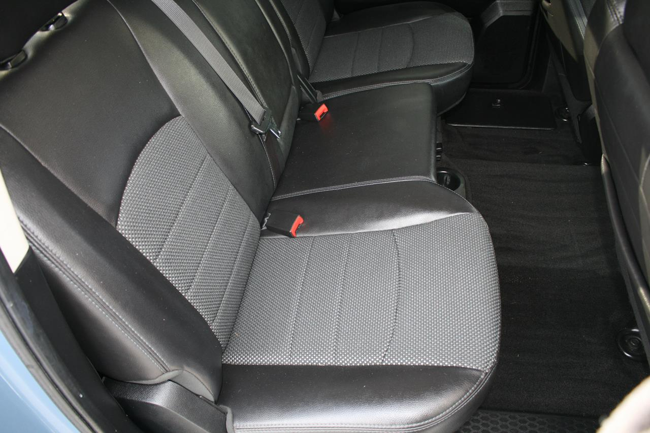 RAM 1500 4WD Crew Cab 140.5" Sport 2015