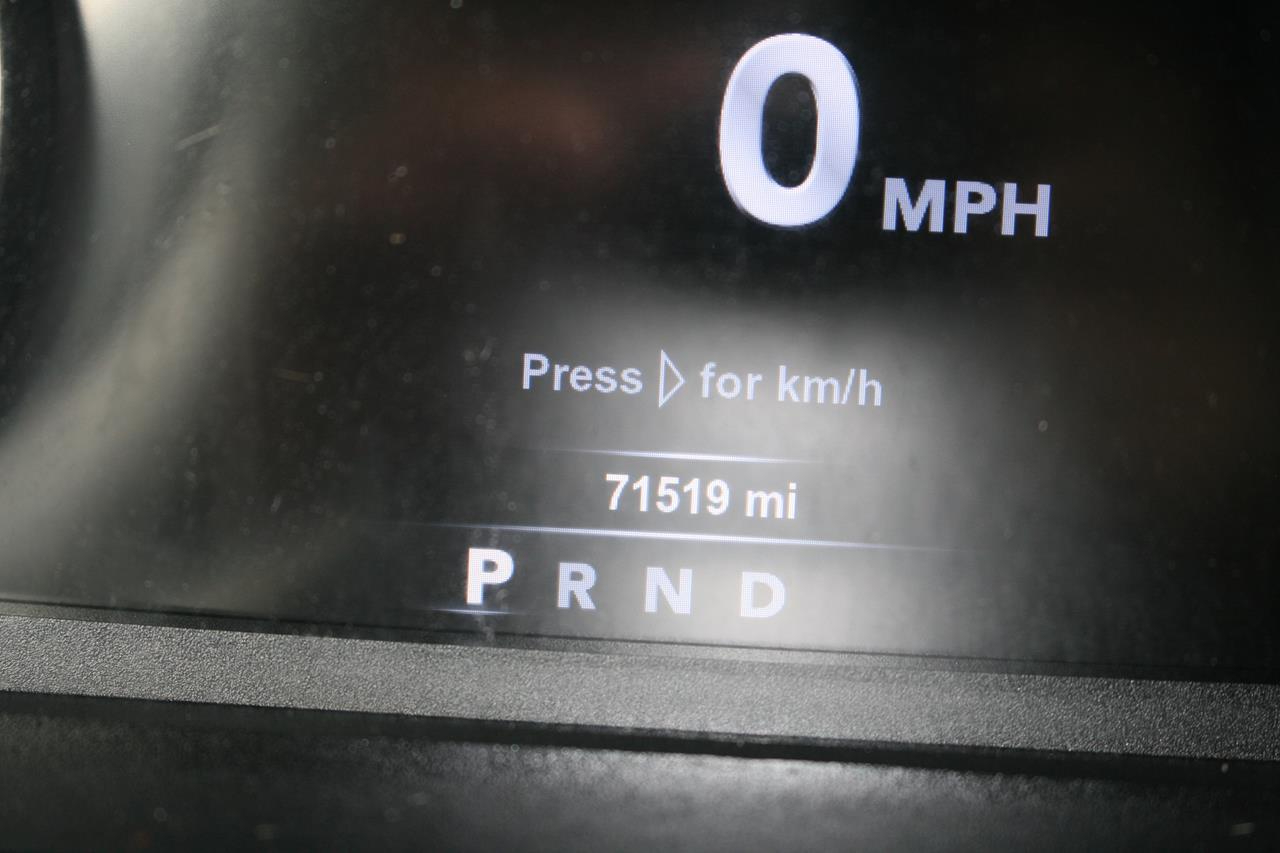 RAM 1500 4WD Crew Cab 140.5" Sport 2015