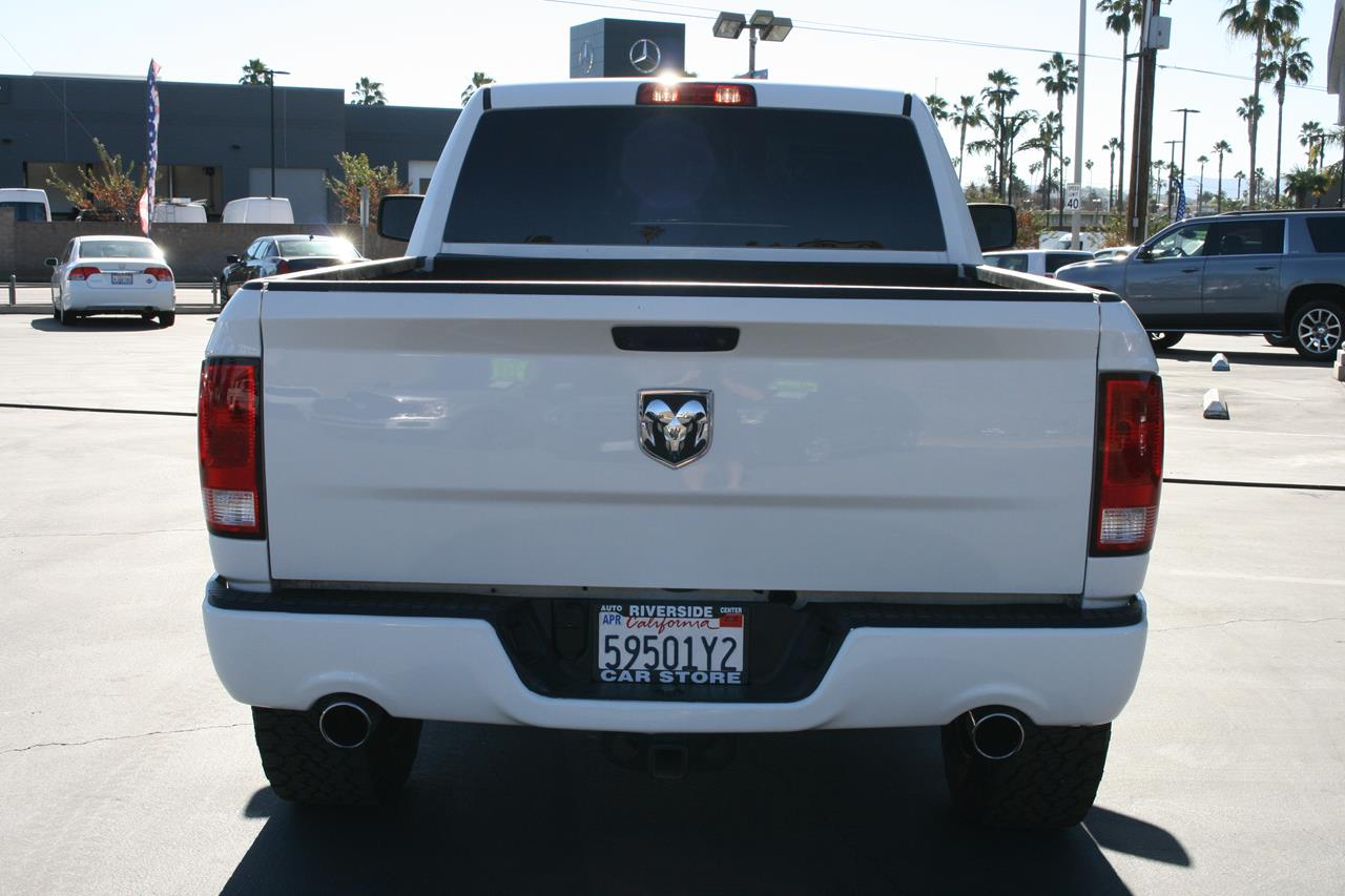 RAM 1500 Express 4x2 Reg Cab 6'4" Box 2018