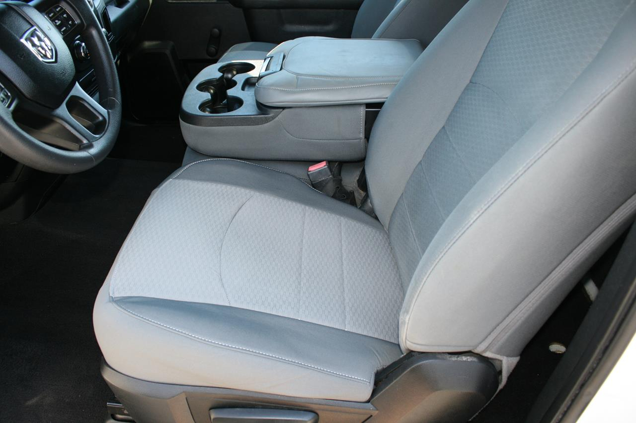 RAM 1500 Express 4x2 Reg Cab 6'4" Box 2018