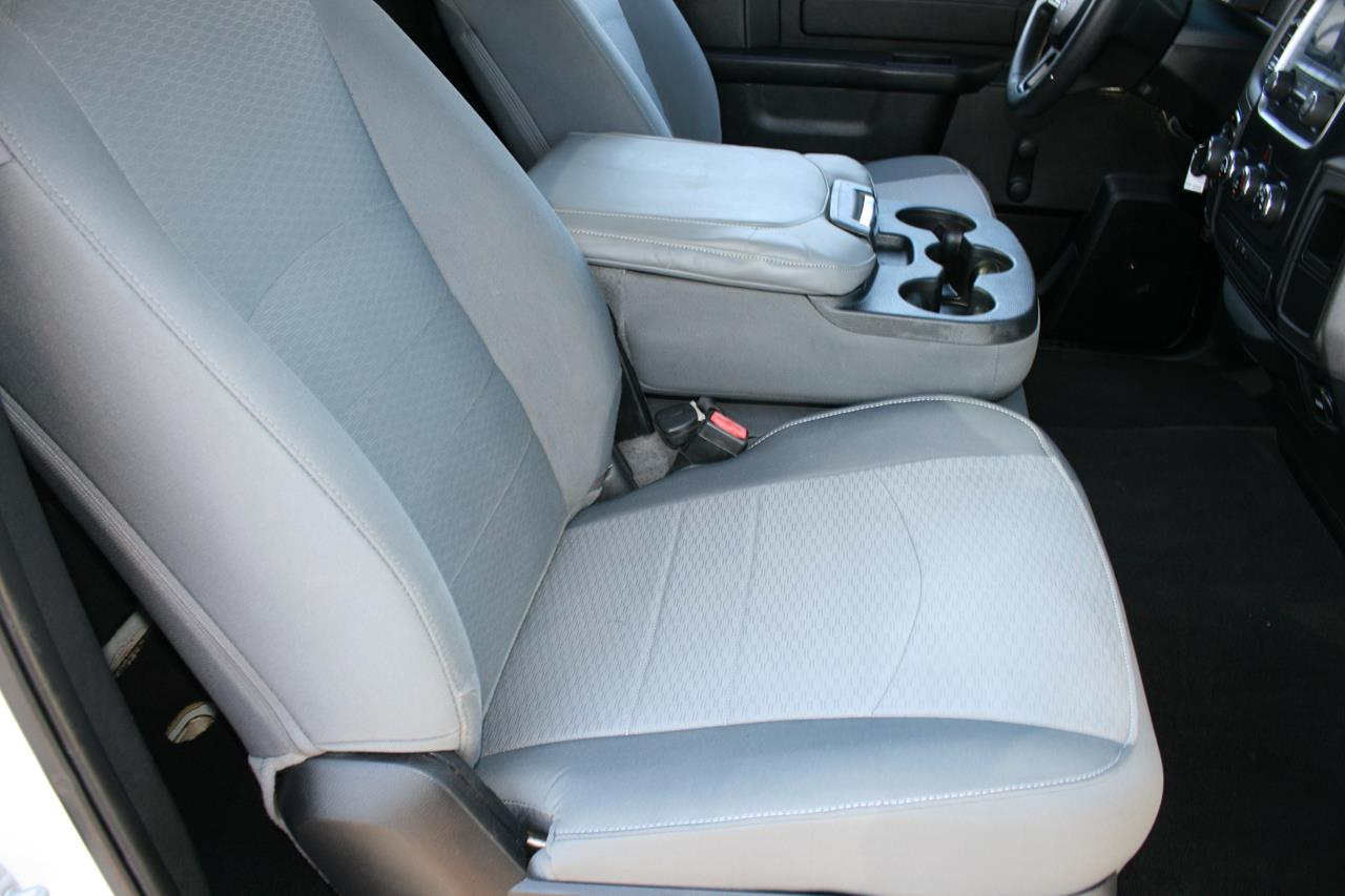 RAM 1500 Express 4x2 Reg Cab 6'4" Box 2018