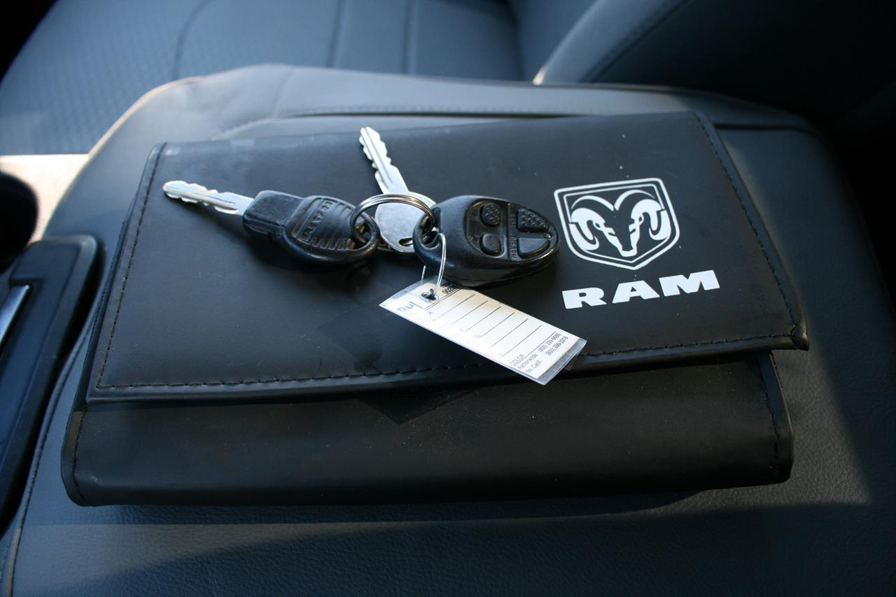 RAM 1500 Express 4x2 Reg Cab 6'4" Box 2018