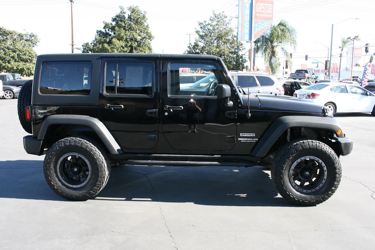 Jeep Wrangler Unlimited 4WD 4dr Sport 2015