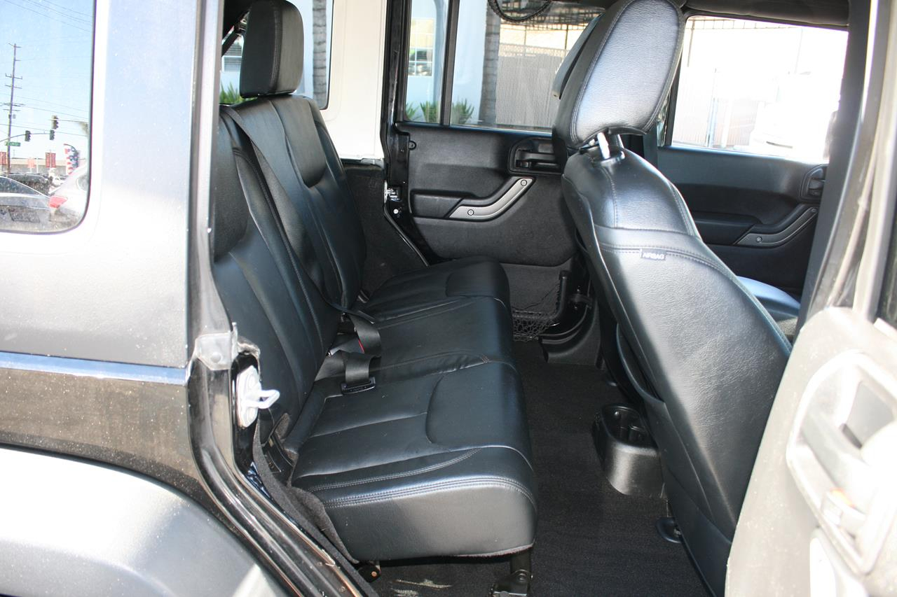 Jeep Wrangler Unlimited 4WD 4dr Sport 2015