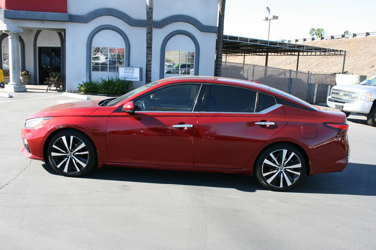 Nissan Altima 2.5 Platinum Sedan 2019