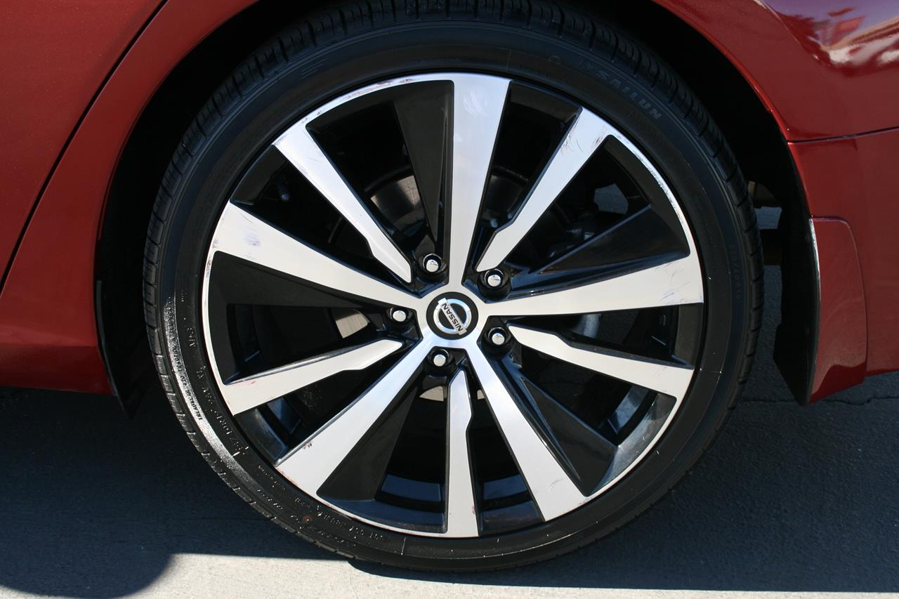 Nissan Altima 2.5 Platinum Sedan 2019