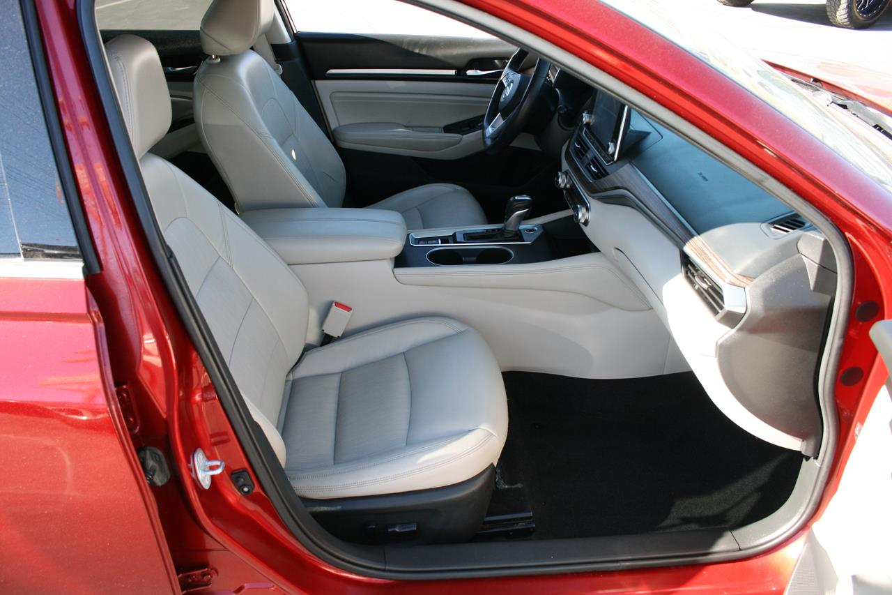 Nissan Altima 2.5 Platinum Sedan 2019