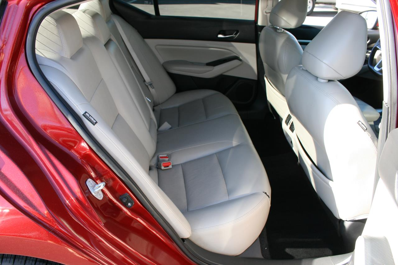 Nissan Altima 2.5 Platinum Sedan 2019