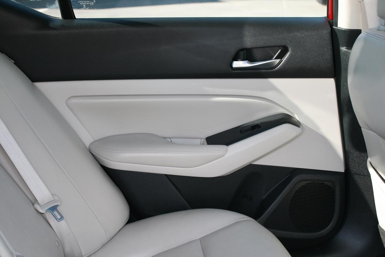 Nissan Altima 2.5 Platinum Sedan 2019