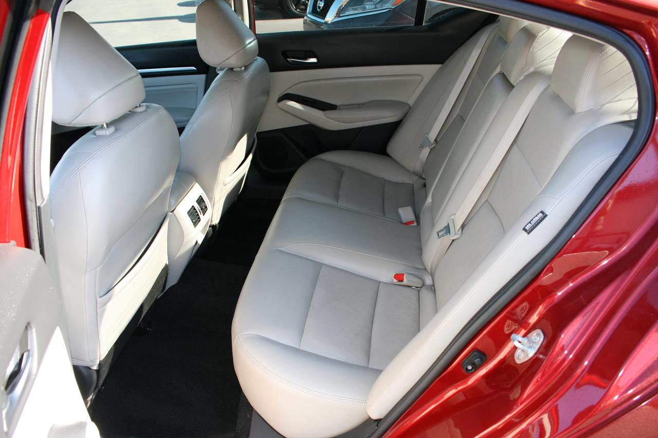 Nissan Altima 2.5 Platinum Sedan 2019