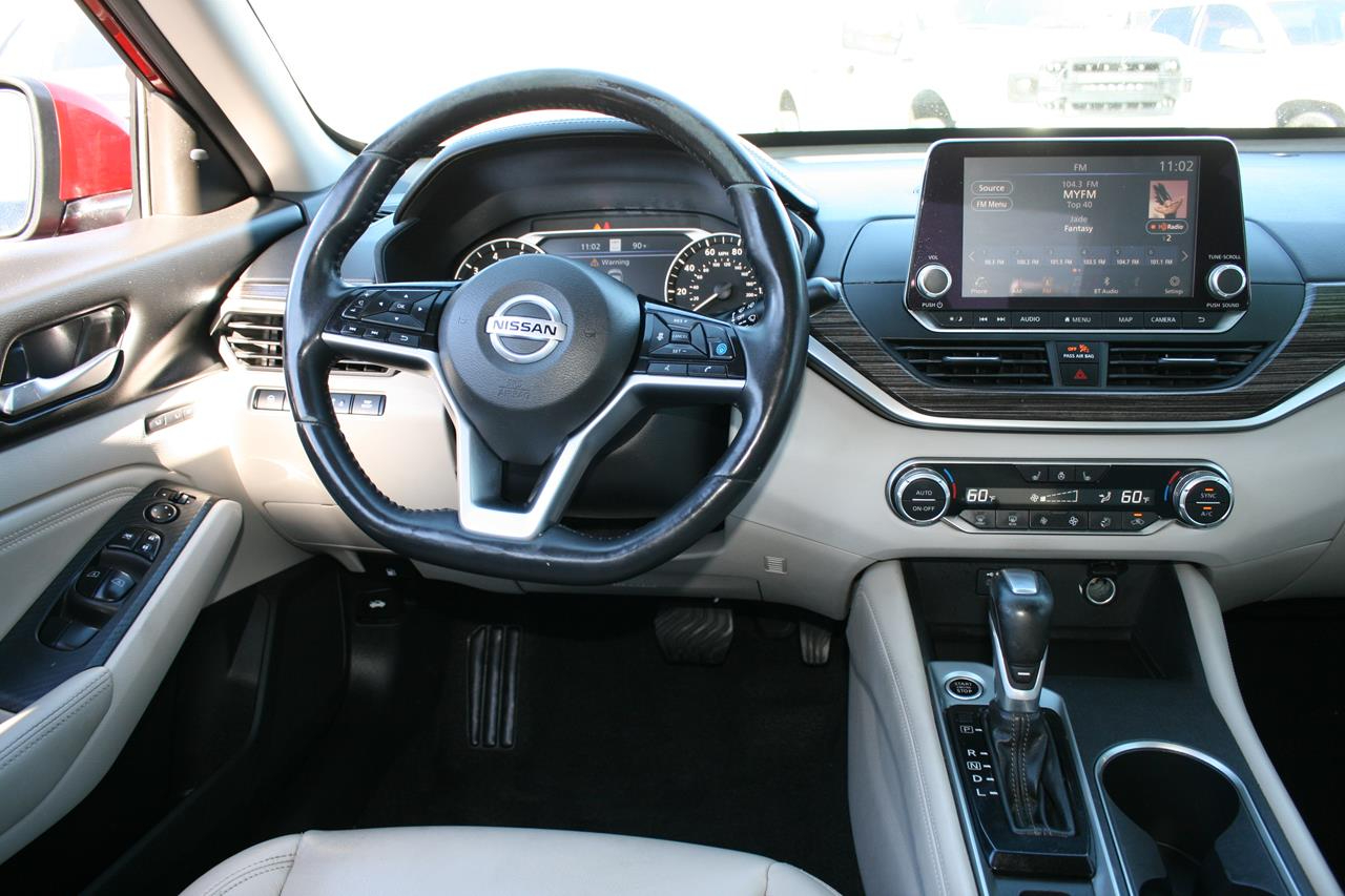 Nissan Altima 2.5 Platinum Sedan 2019