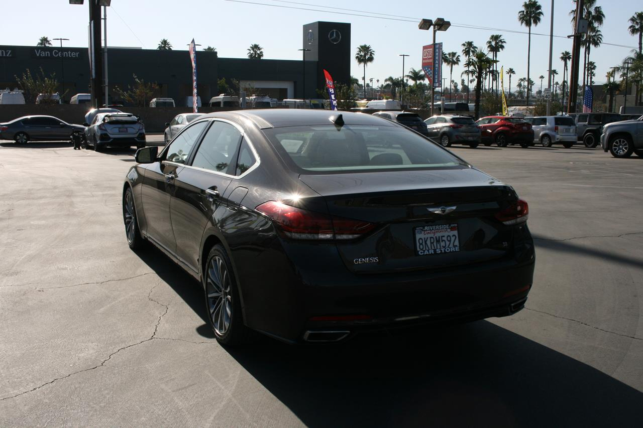 Hyundai Genesis 4dr Sdn V6 3.8L RWD 2015