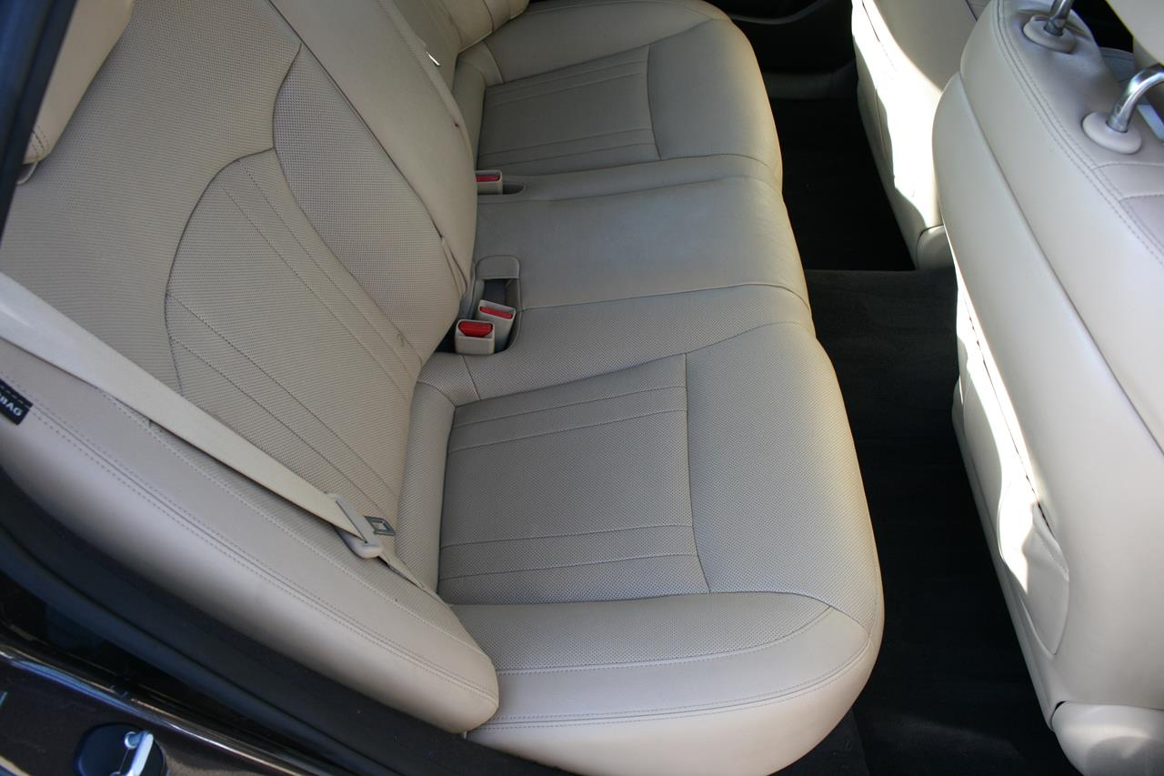 Hyundai Genesis 4dr Sdn V6 3.8L RWD 2015