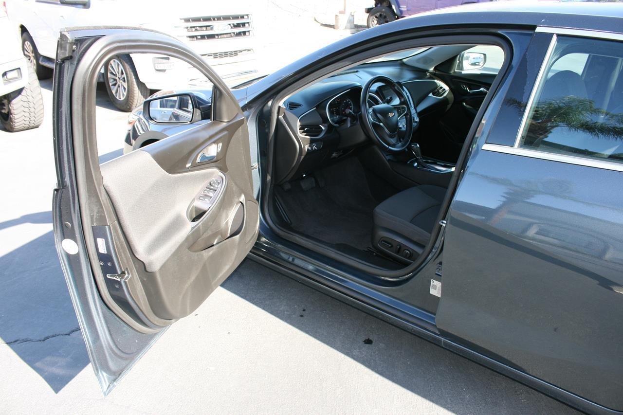 Chevrolet Malibu 4dr Sdn RS 2020