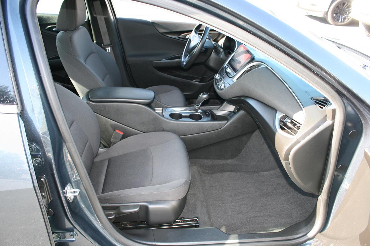 Chevrolet Malibu 4dr Sdn RS 2020