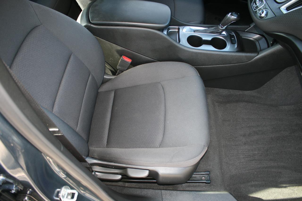 Chevrolet Malibu 4dr Sdn RS 2020