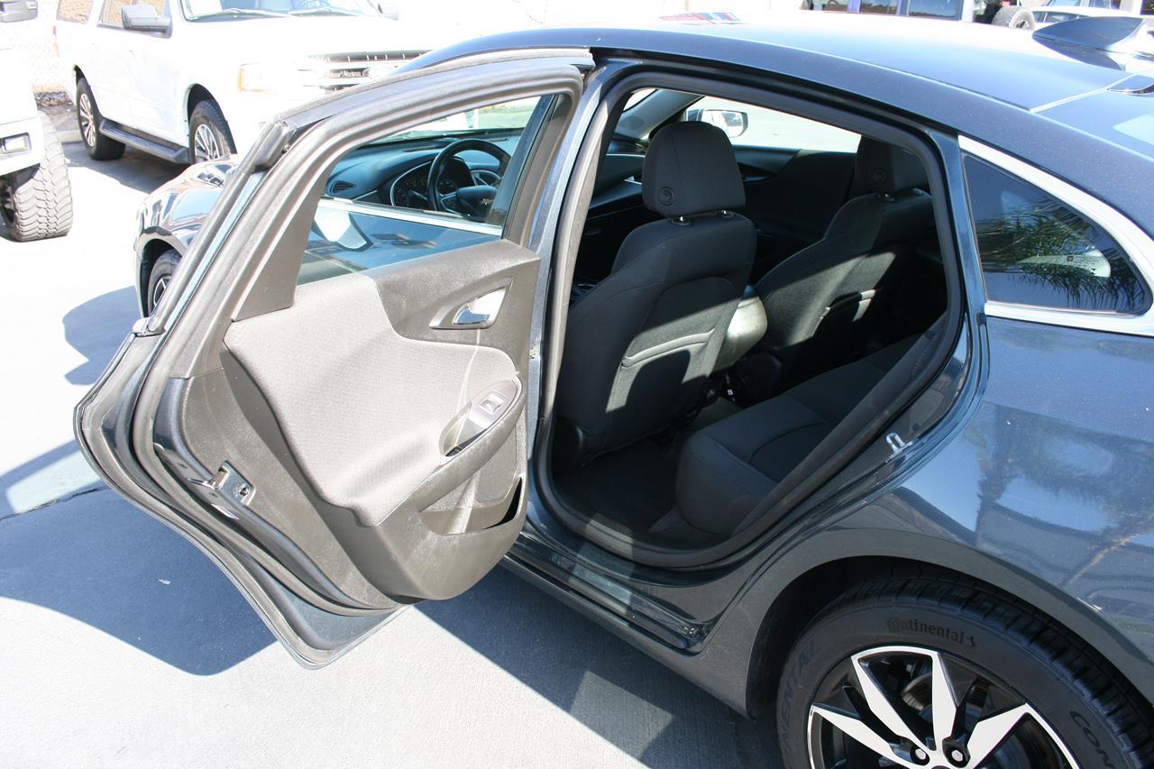 Chevrolet Malibu 4dr Sdn RS 2020