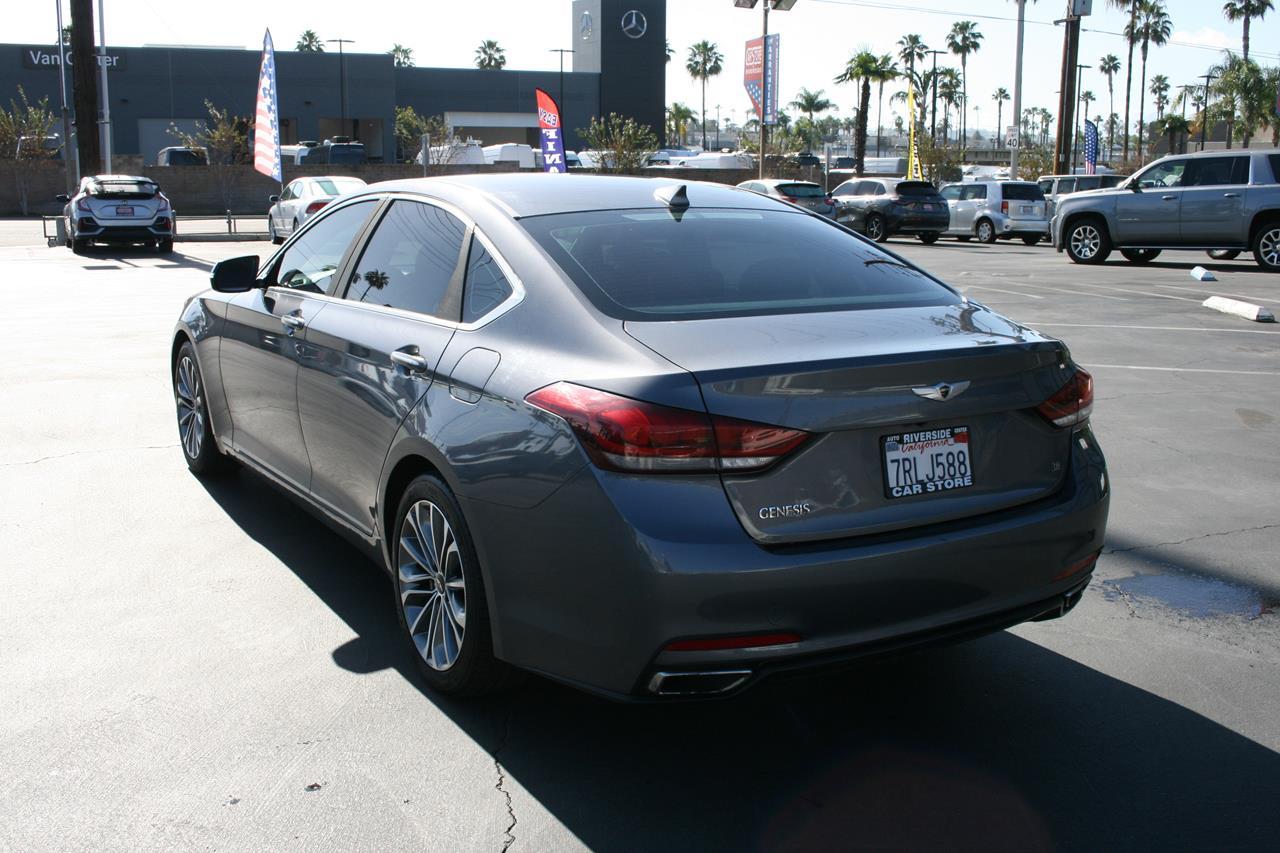 Hyundai Genesis 4dr Sdn V6 3.8L RWD 2015