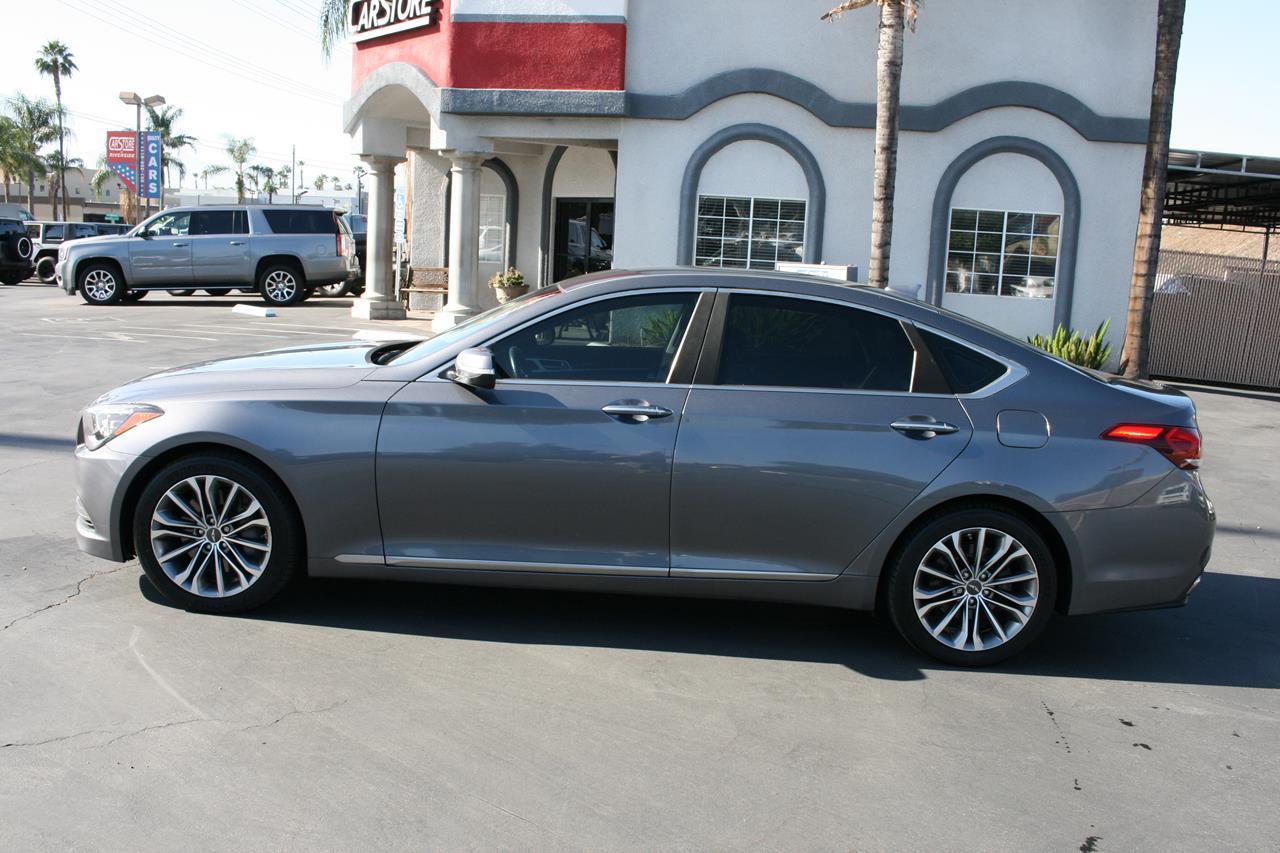 Hyundai Genesis 4dr Sdn V6 3.8L RWD 2015