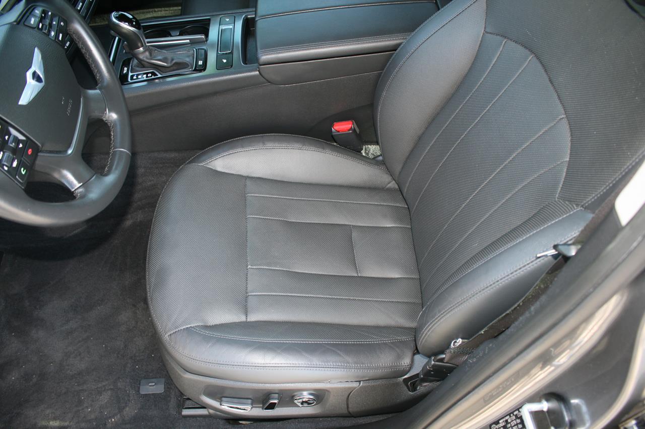 Hyundai Genesis 4dr Sdn V6 3.8L RWD 2015