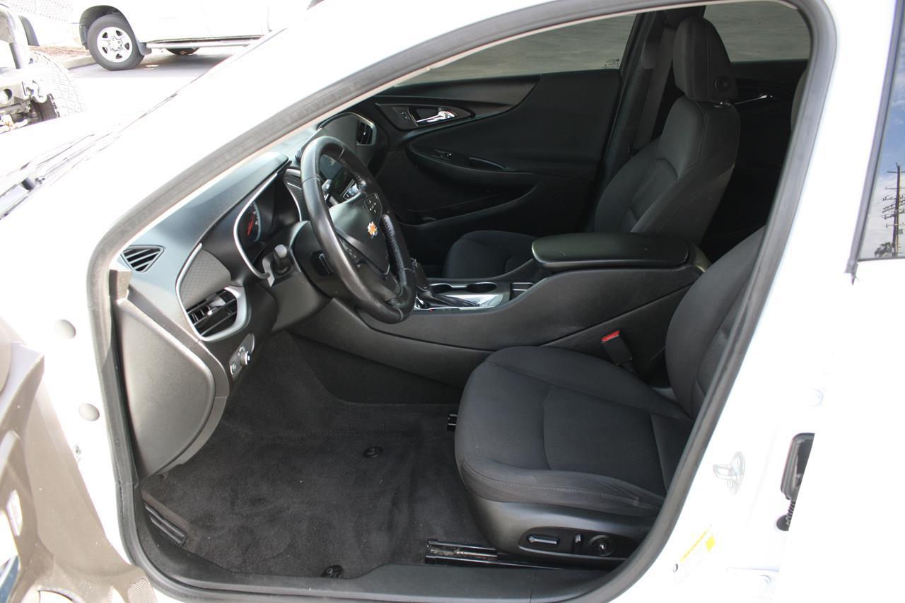 Chevrolet Malibu 4dr Sdn RS 2020