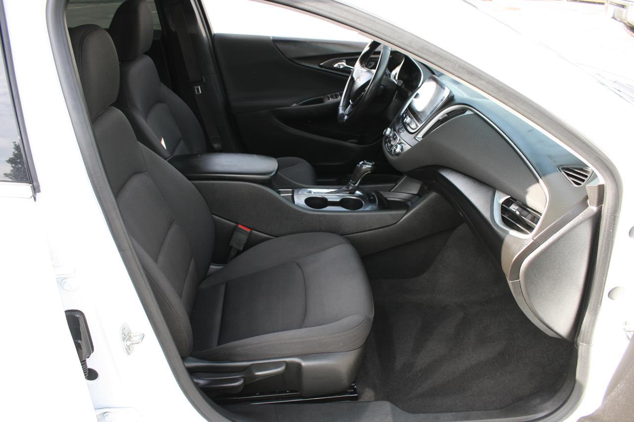 Chevrolet Malibu 4dr Sdn RS 2020