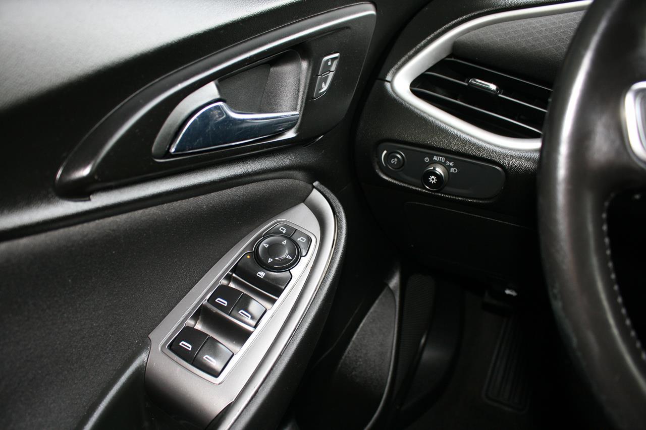 Chevrolet Malibu 4dr Sdn RS 2020