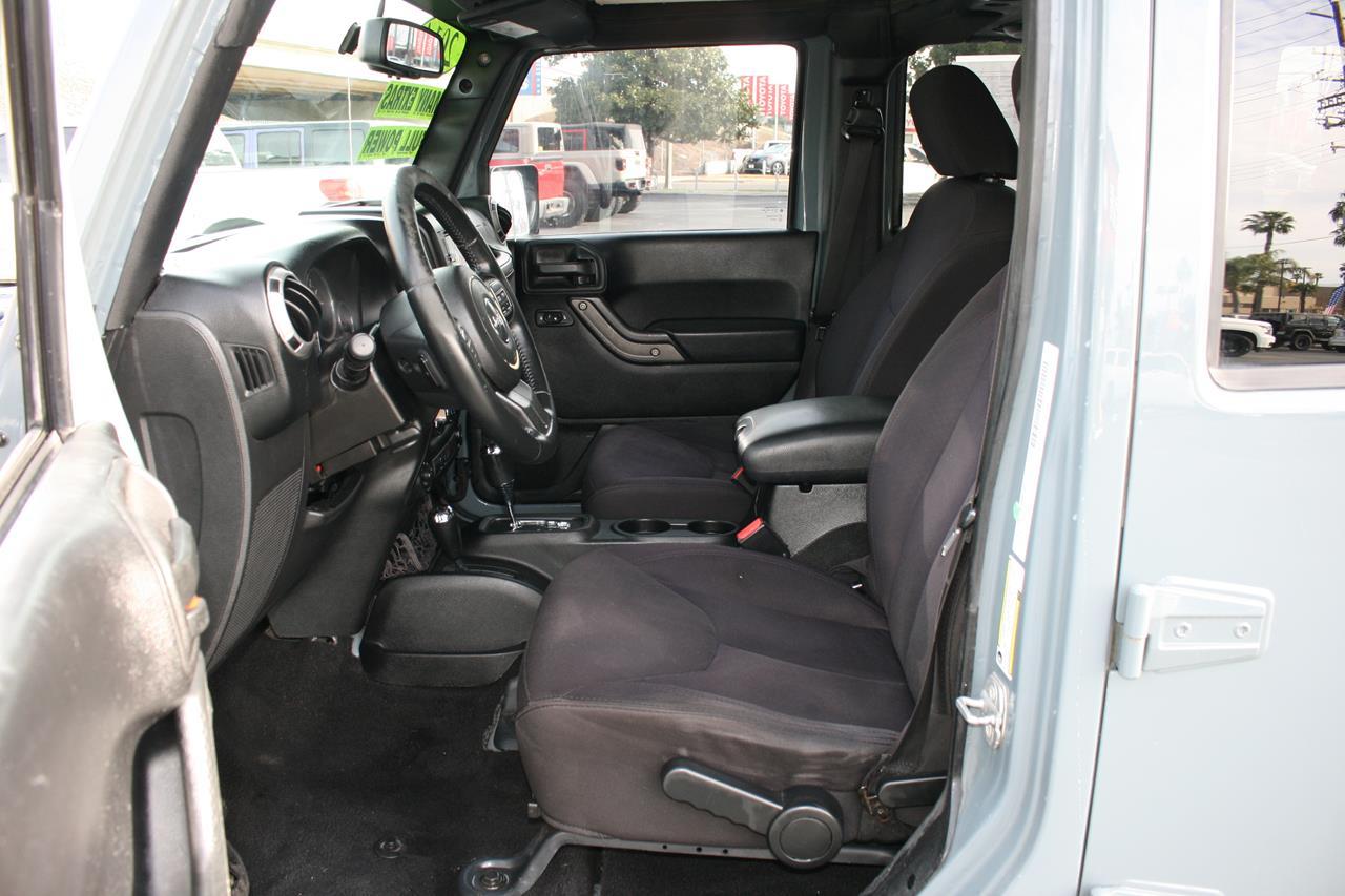 Jeep Wrangler Unlimited 4WD 4dr Sport 2014