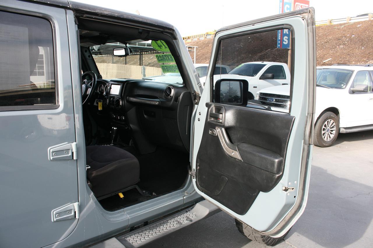 Jeep Wrangler Unlimited 4WD 4dr Sport 2014