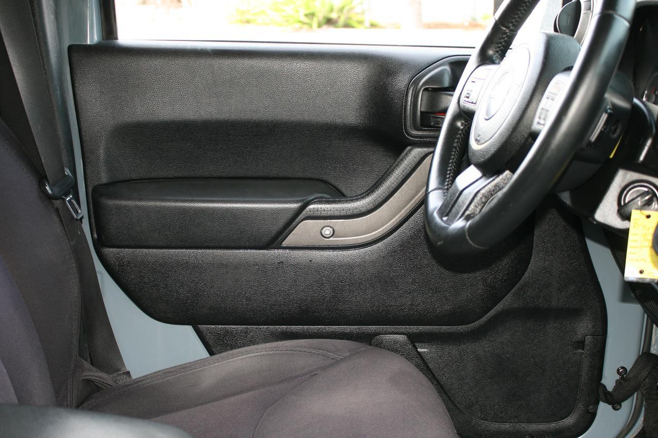 Jeep Wrangler Unlimited 4WD 4dr Sport 2014