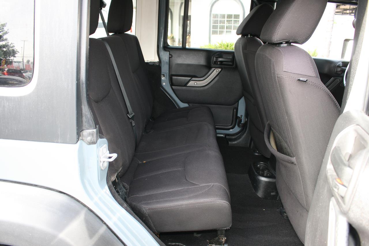 Jeep Wrangler Unlimited 4WD 4dr Sport 2014