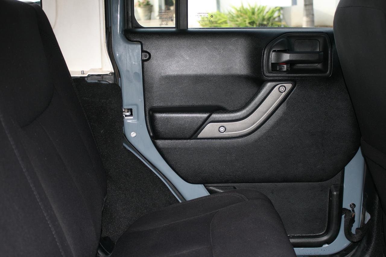 Jeep Wrangler Unlimited 4WD 4dr Sport 2014