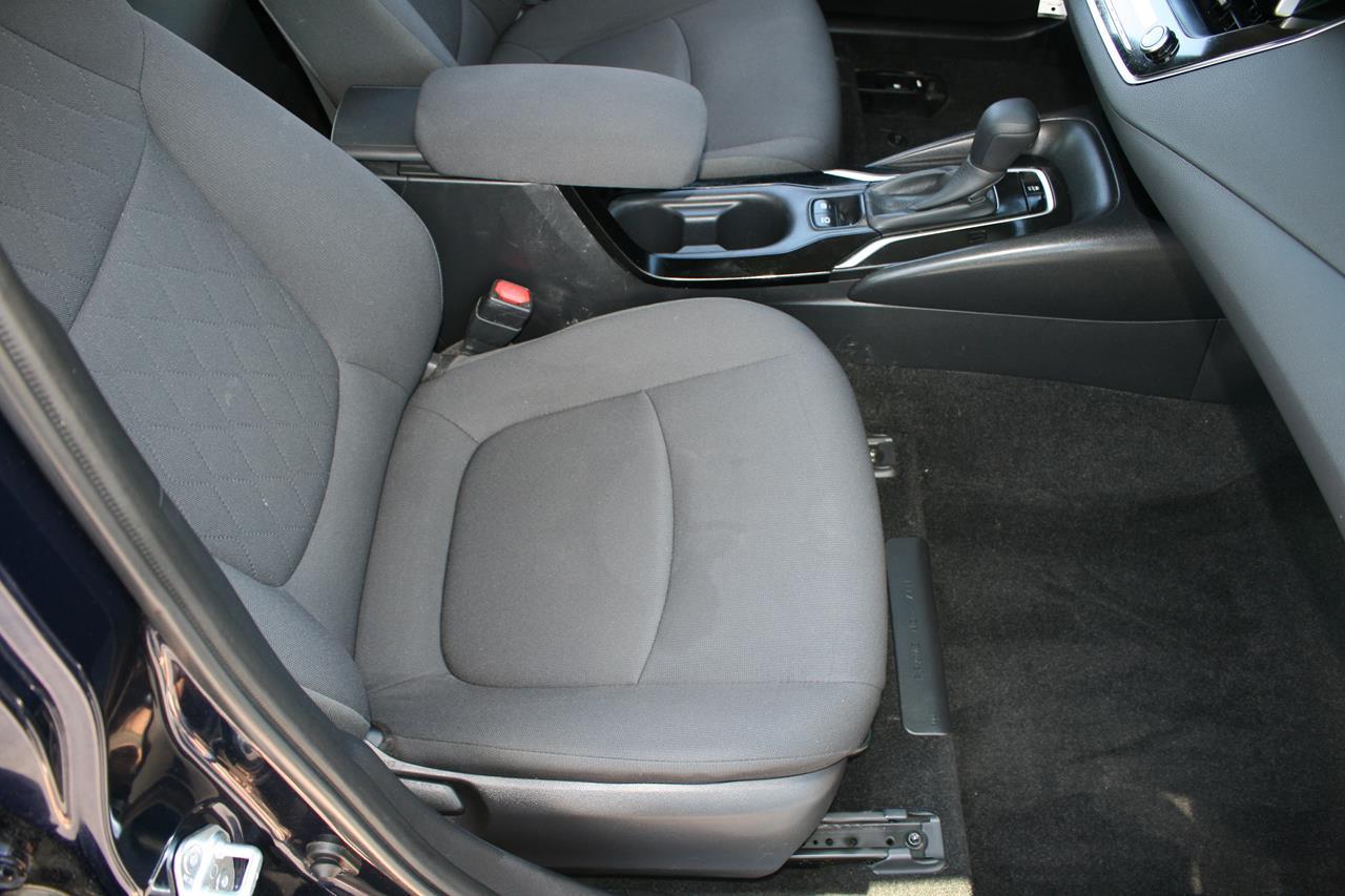 Toyota Corolla LE CVT (Natl) 2021