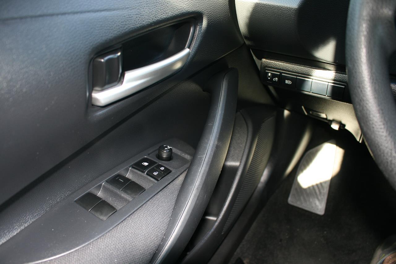 Toyota Corolla LE CVT (Natl) 2021