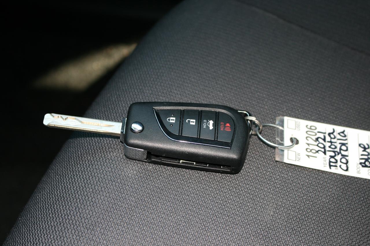 Toyota Corolla LE CVT (Natl) 2021