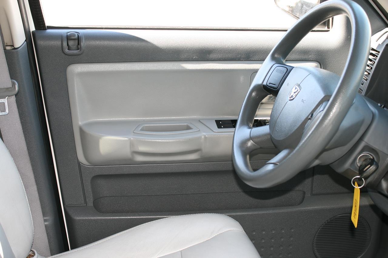 Dodge Dakota 2WD Quad Cab 131" SLT 2007