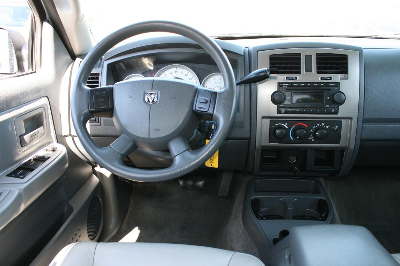 Dodge Dakota 2WD Quad Cab 131" SLT 2007