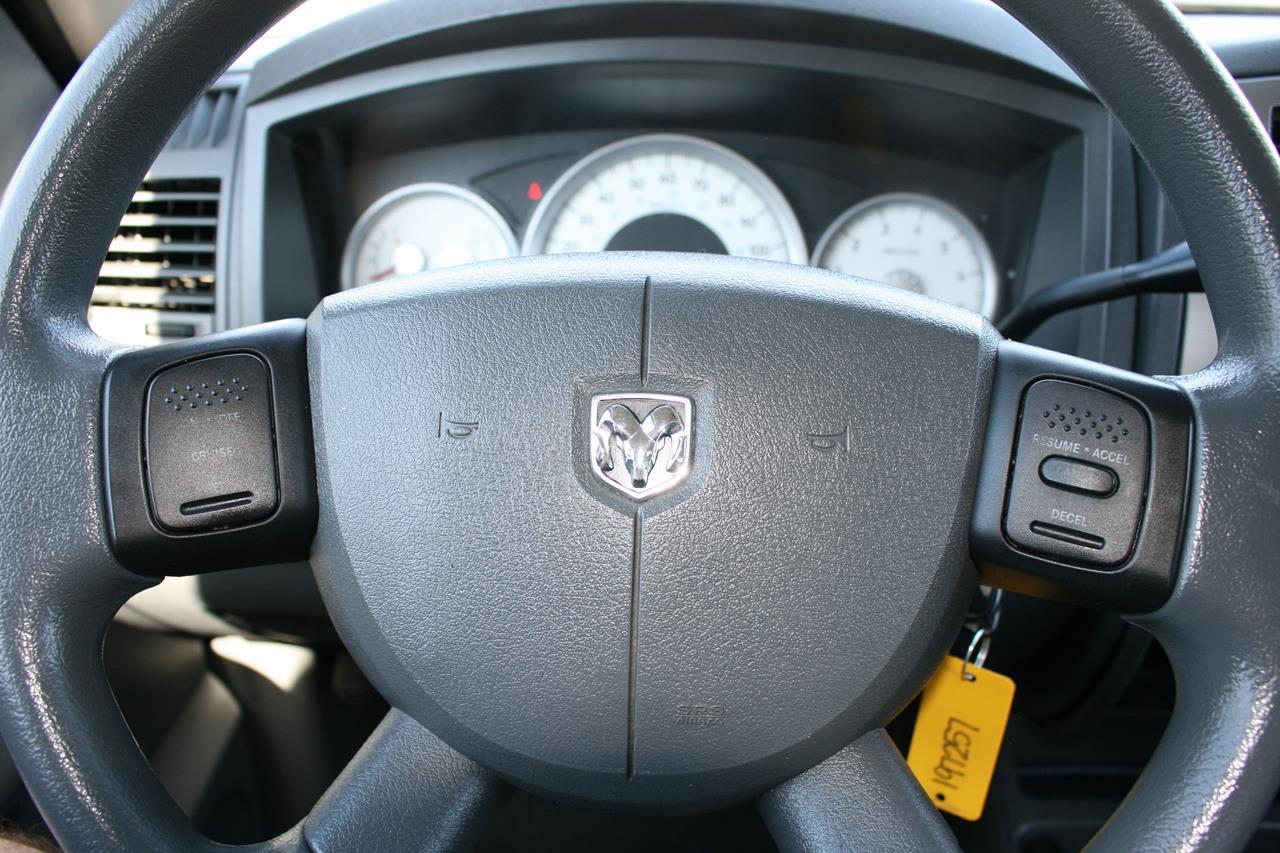 Dodge Dakota 2WD Quad Cab 131" SLT 2007