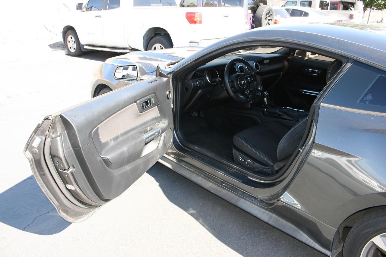 Ford Mustang 2dr Fastback V6 2016