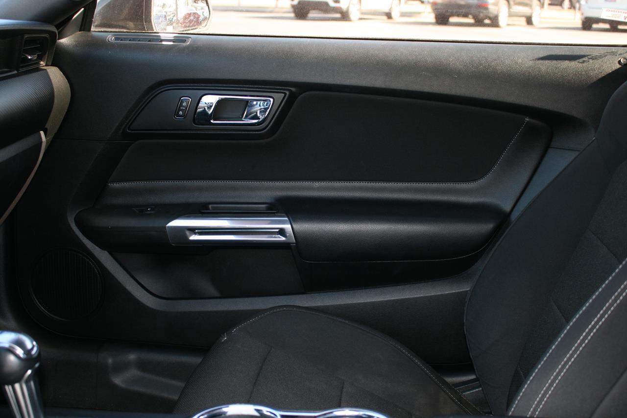 Ford Mustang 2dr Fastback V6 2016