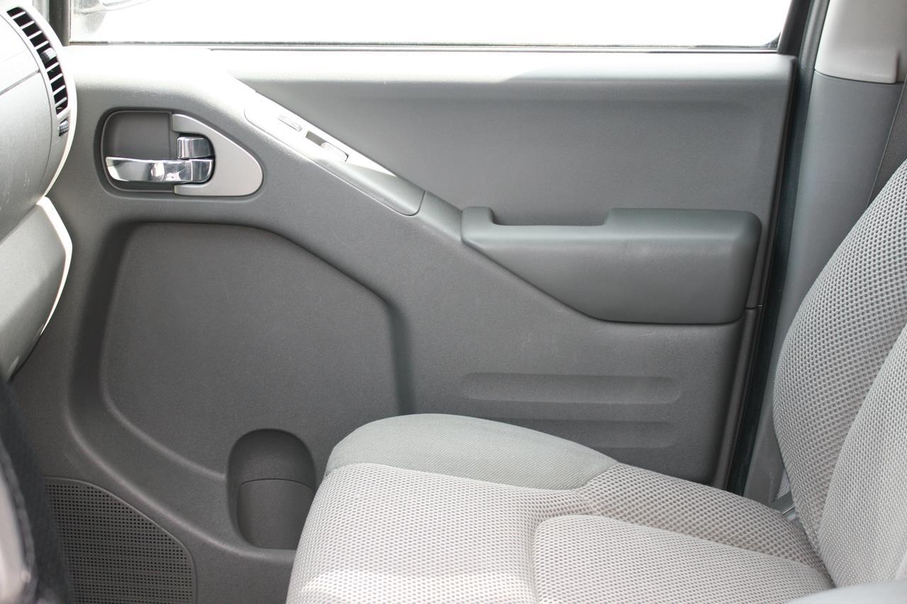 Nissan Frontier 2WD Crew Cab SWB Auto SV 2016