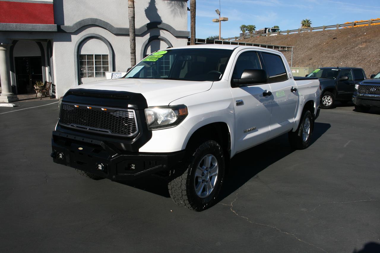 Toyota Tundra 2WD SR5 CrewMax 5.5' Bed 5.7L FFV (Natl) 2017