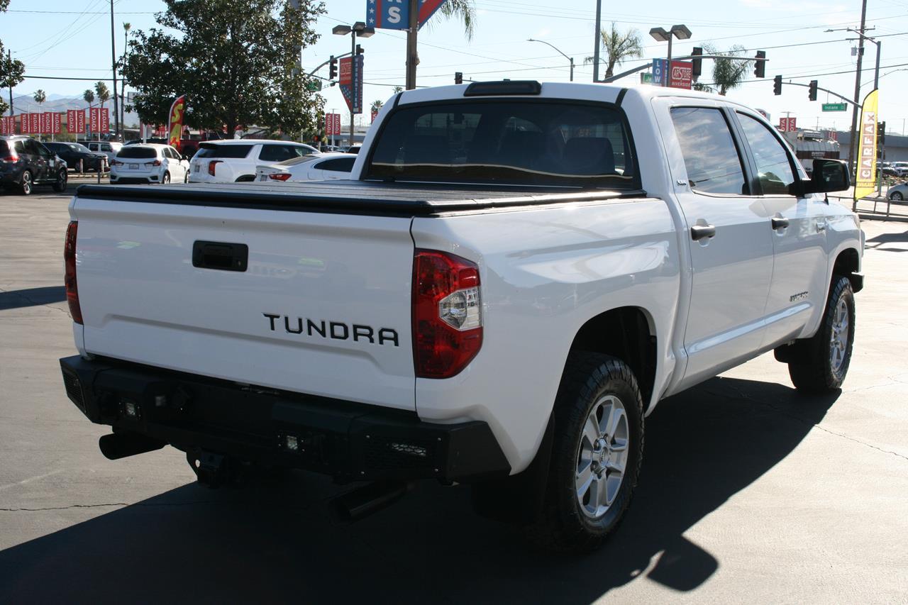 Toyota Tundra 2WD SR5 CrewMax 5.5' Bed 5.7L FFV (Natl) 2017