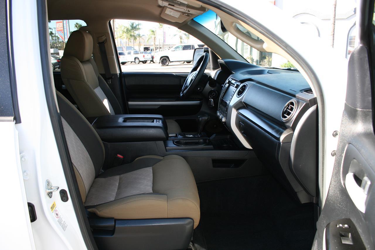 Toyota Tundra 2WD SR5 CrewMax 5.5' Bed 5.7L FFV (Natl) 2017