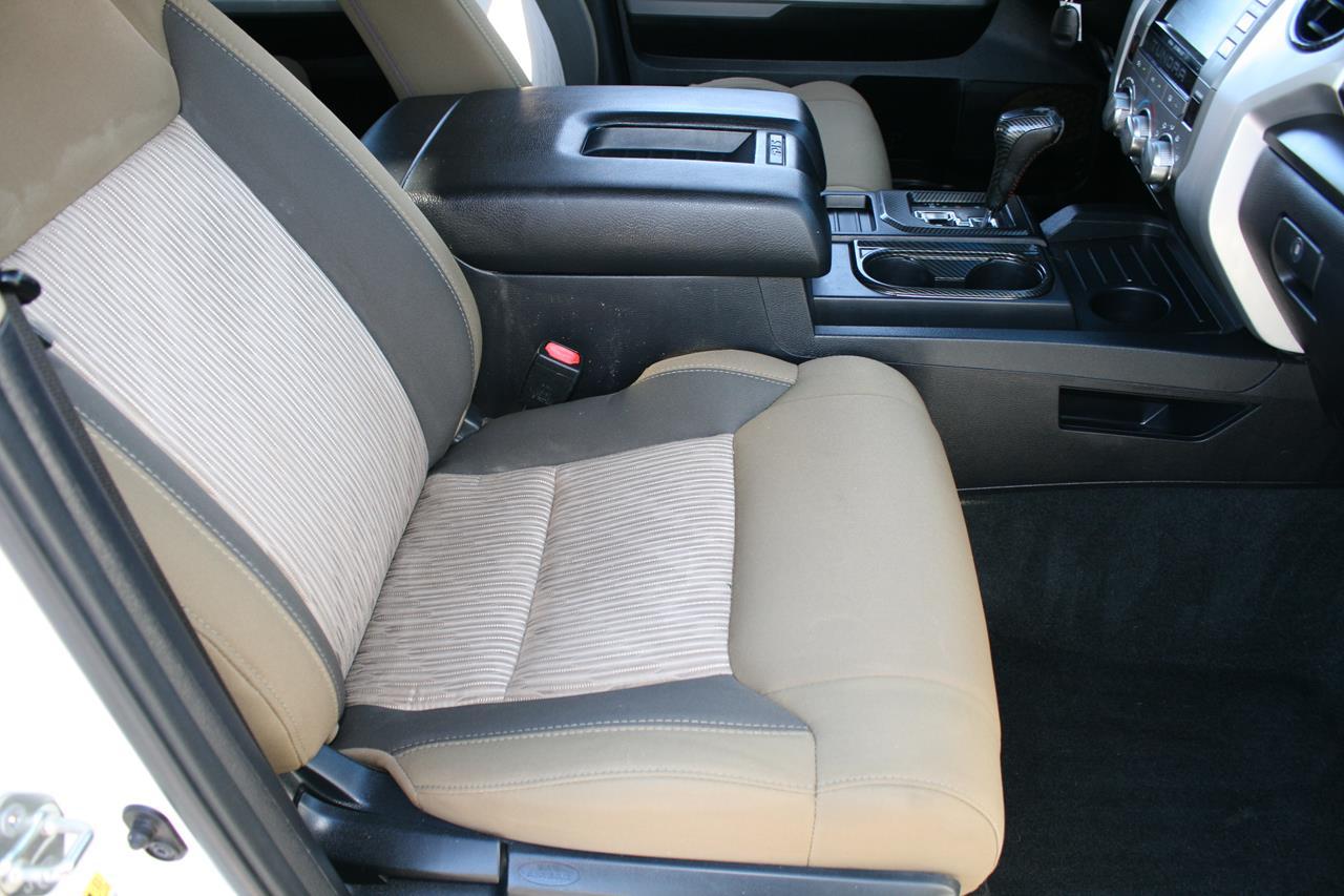 Toyota Tundra 2WD SR5 CrewMax 5.5' Bed 5.7L FFV (Natl) 2017