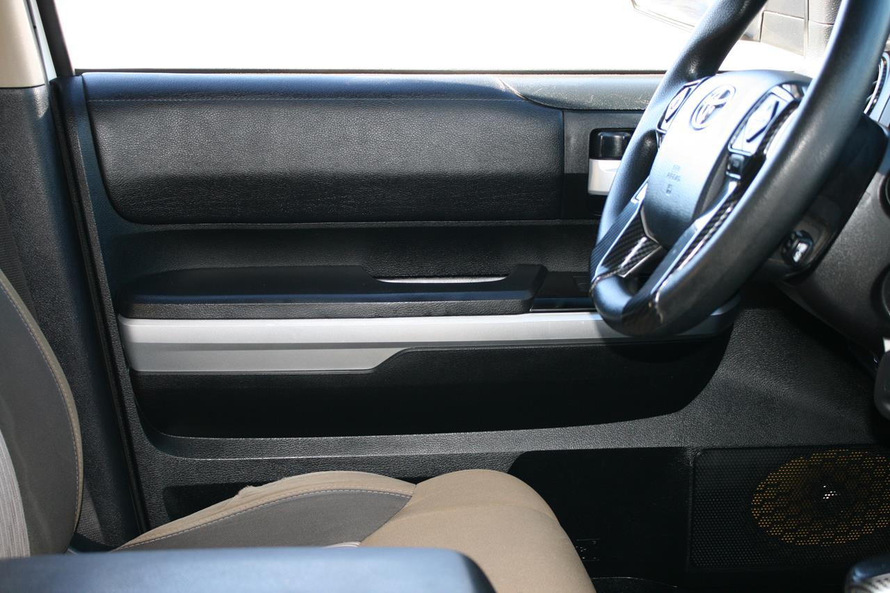 Toyota Tundra 2WD SR5 CrewMax 5.5' Bed 5.7L FFV (Natl) 2017