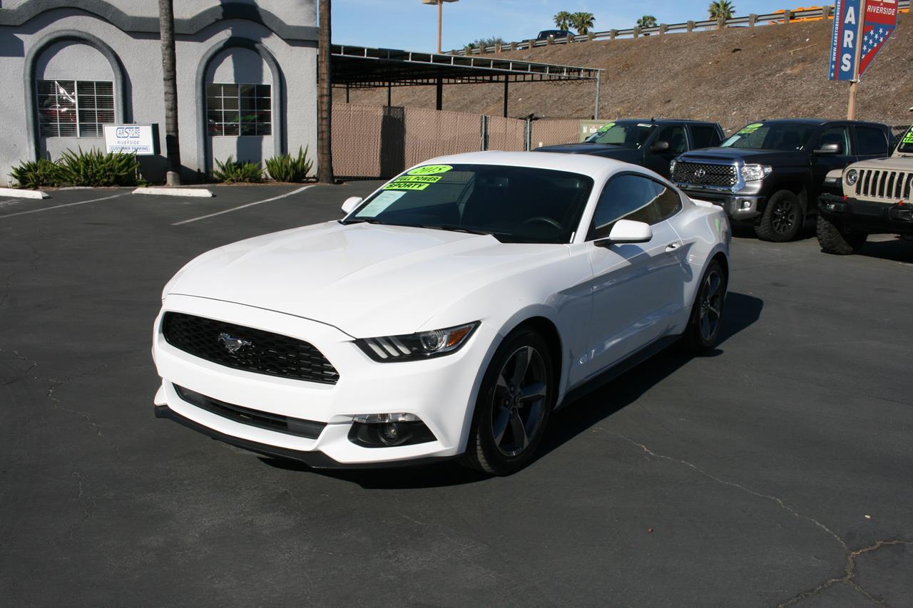 Ford Mustang 2dr Fastback V6 2015